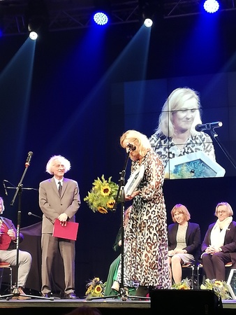 Zdjęcie do newsa Wręczono Kaszubską Nagrodę Literacką 2018! Krystyna Lewna
